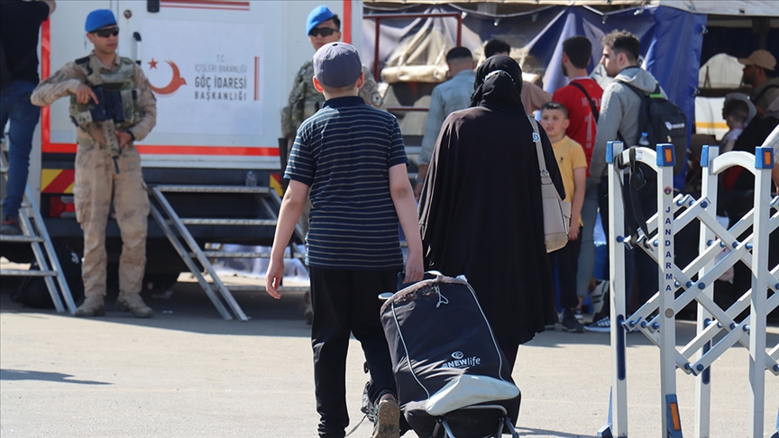 Okulların Kapanmasıyla Suriyelilerin Ülkelerine Dönüşleri Arttı